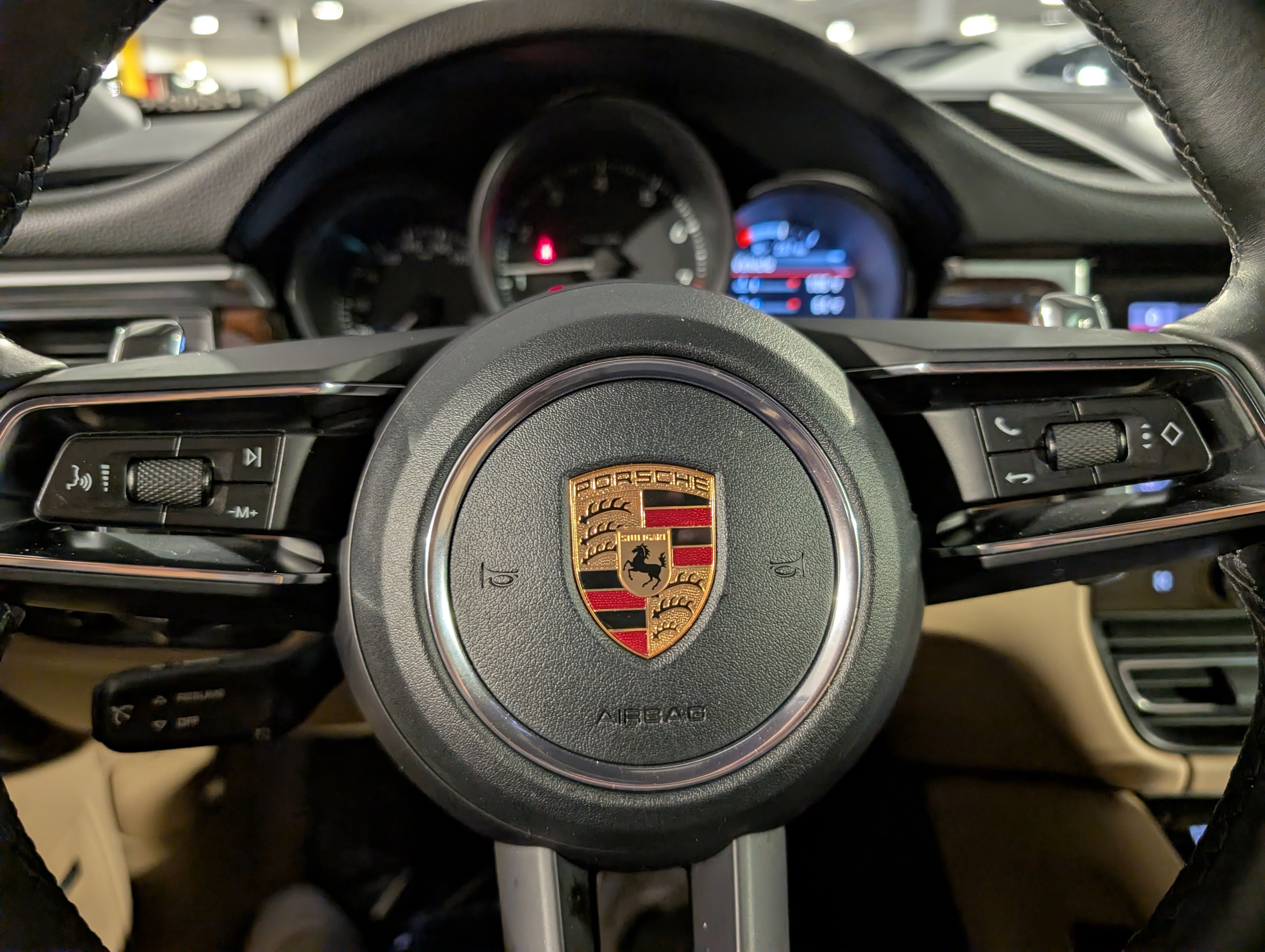 Certified 2022 Porsche Macan image 25