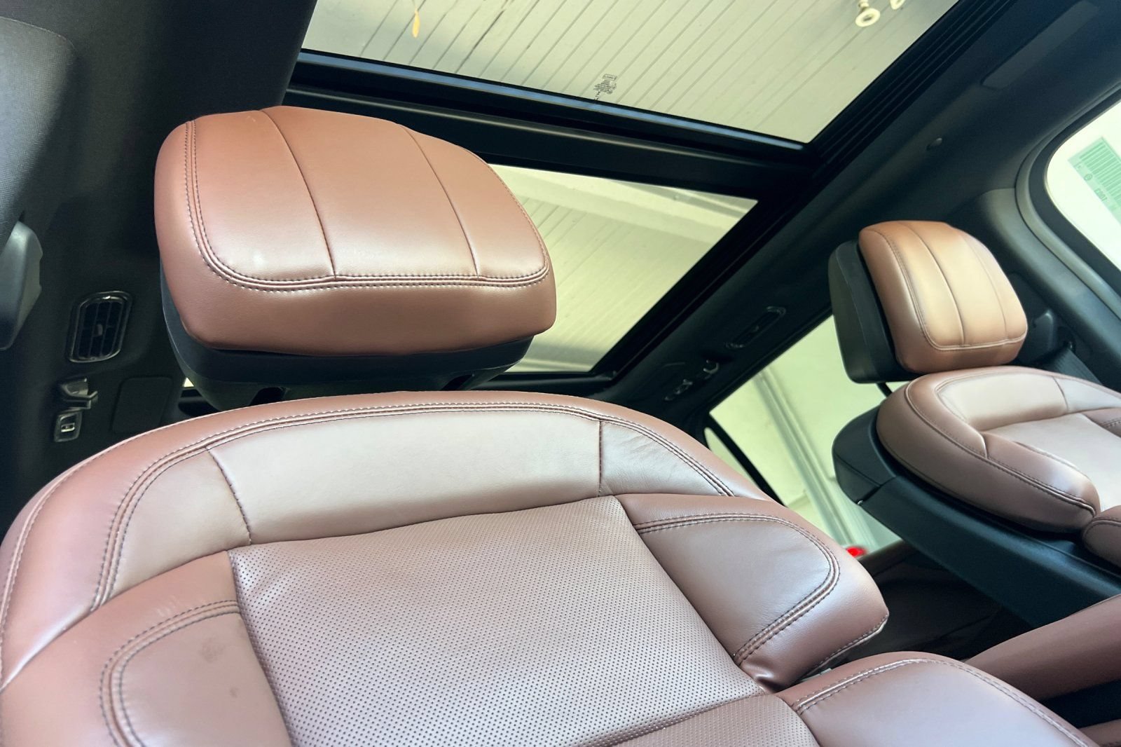 New 2026 Lincoln Navigator L Reserve AWD/4WD image 15
