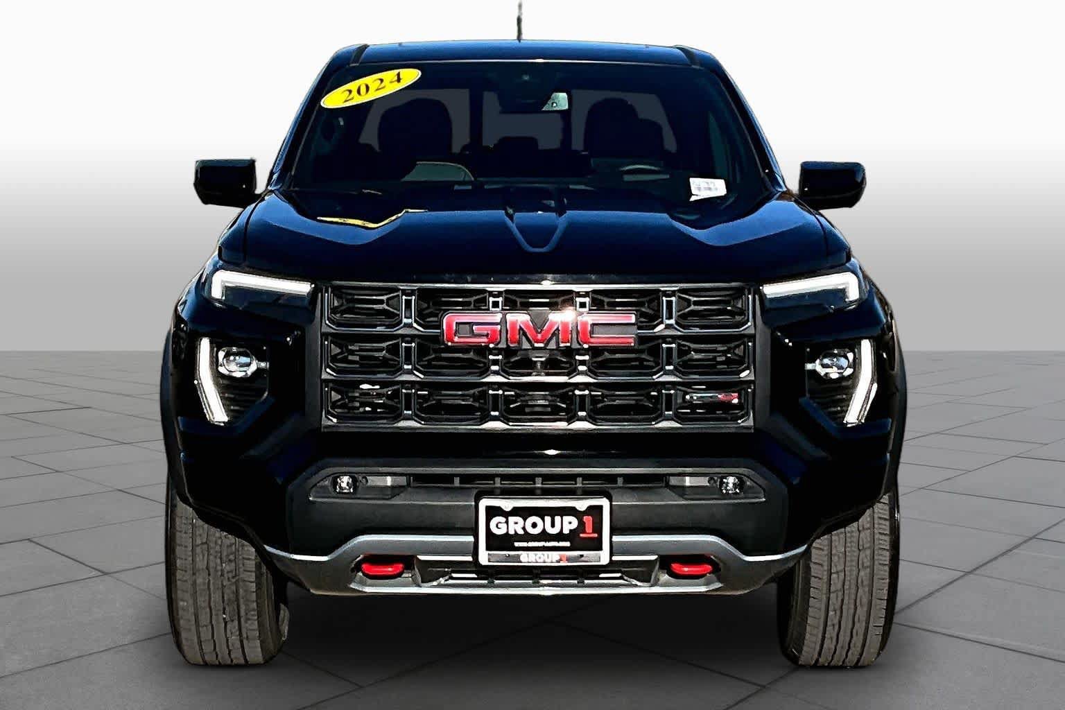 Used 2024 GMC Canyon AT4 w/ AT4 Premium Package AWD/4WD image 3