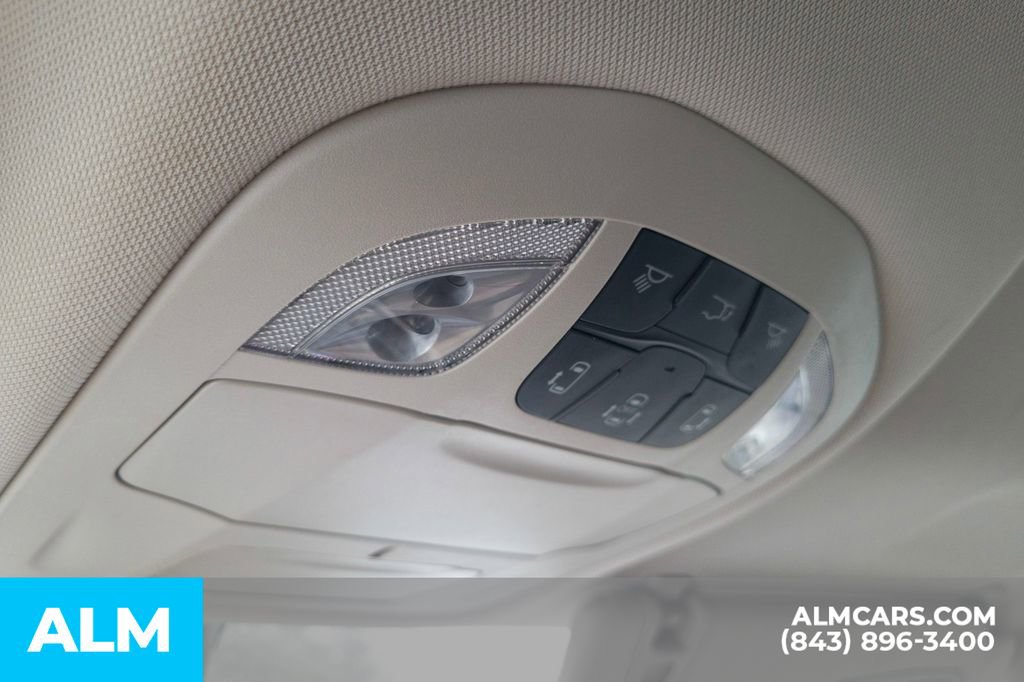 Used 2023 Chrysler Voyager LX image 20