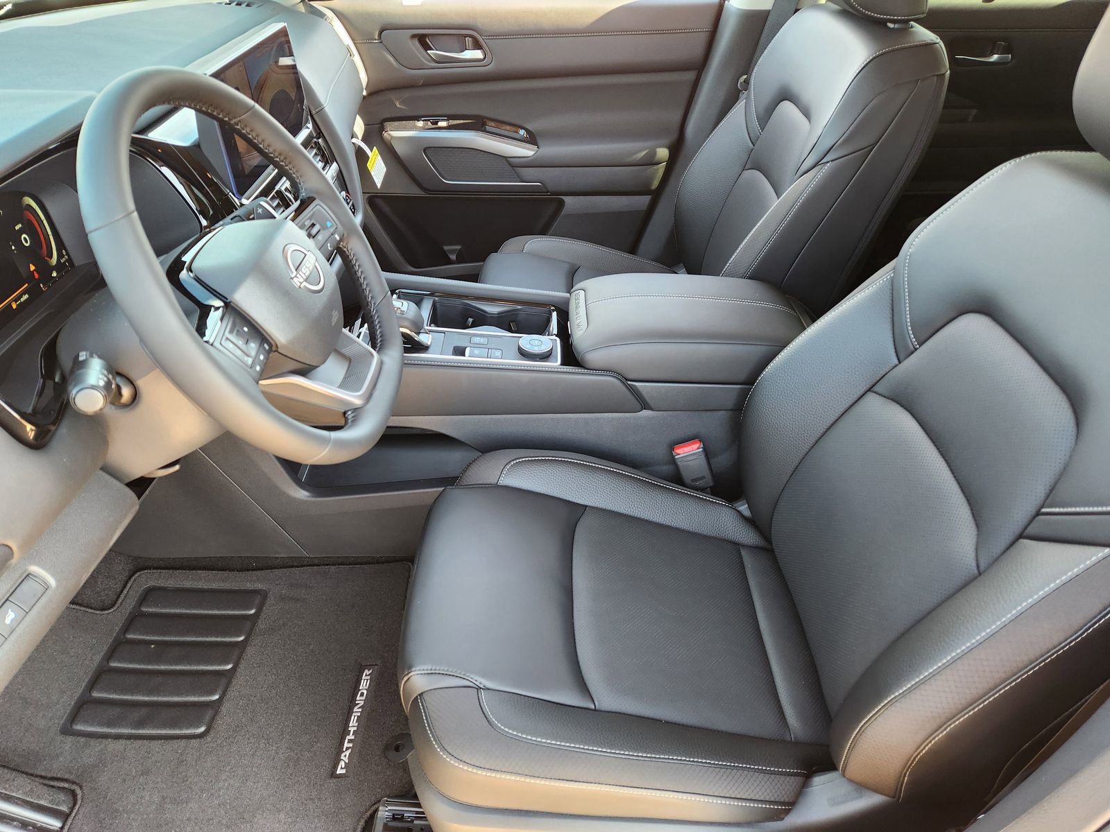 New 2026 Nissan Pathfinder SL image 13