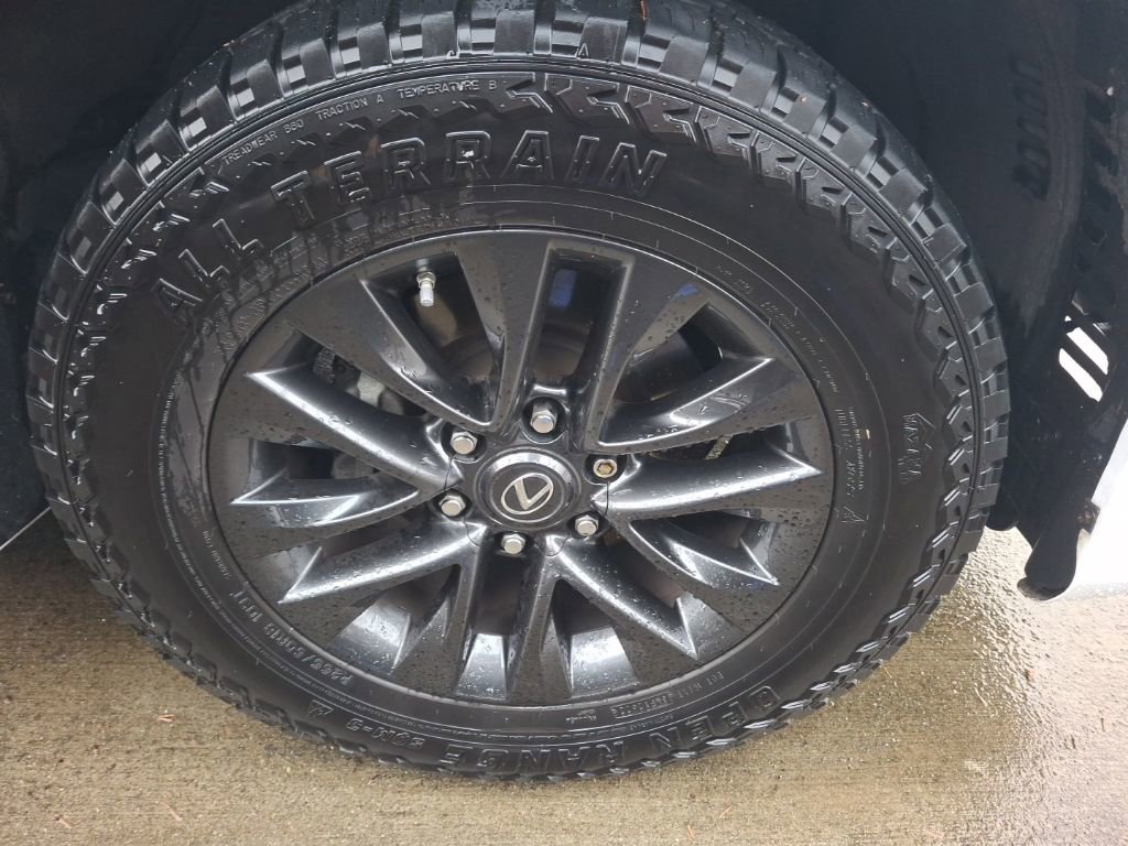 Used 2020 Lexus GX 460 Premium w/ Premium Package image 5