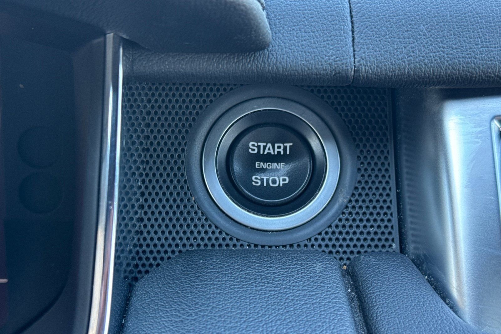 Used 2019 Land Rover Range Rover Sport HSE image 25