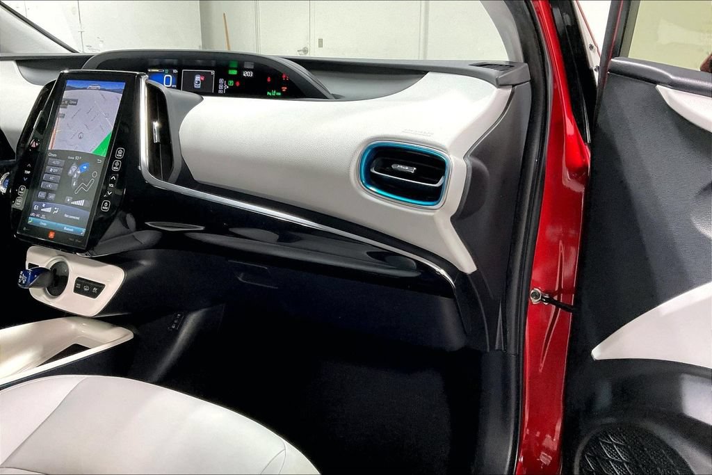 Used 2018 Toyota Prius Prime Advanced FWD image 18