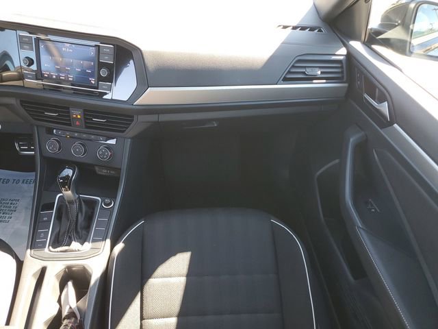 Used 2024 Volkswagen Jetta Sport image 16