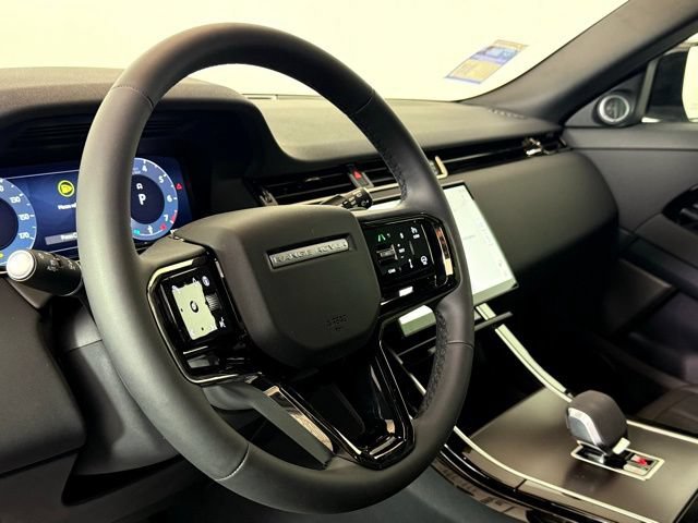 Certified 2026 Land Rover Range Rover Evoque Dynamic SE AWD/4WD image 40