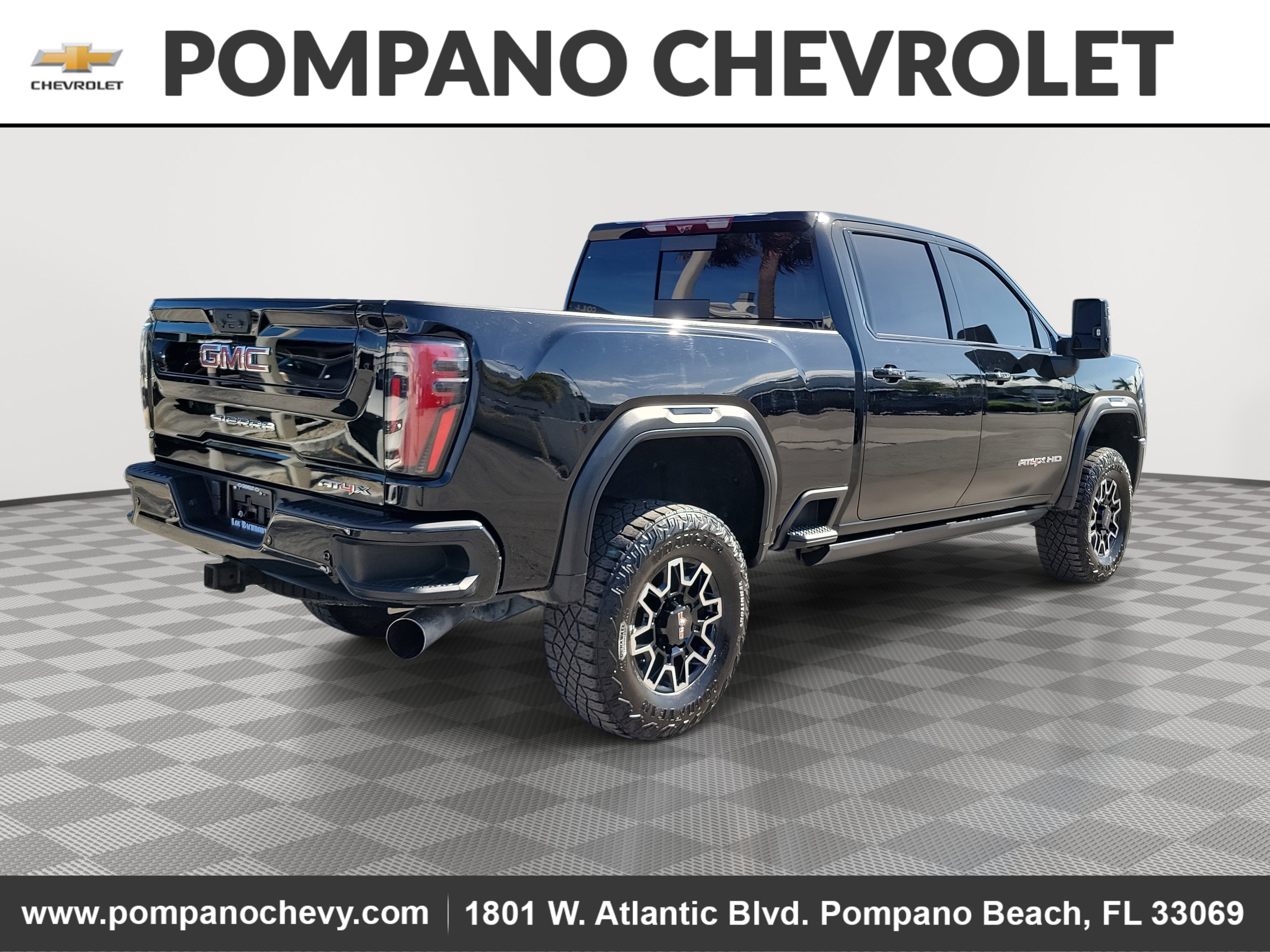 Used 2024 GMC Sierra 2500 AT4X image 3