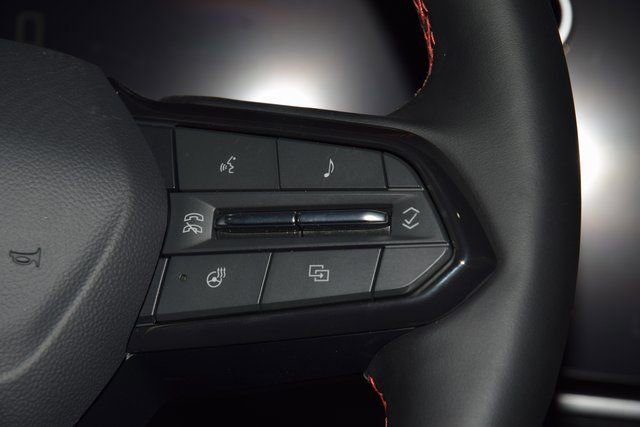 New 2025 Chevrolet Equinox EV RS w/ Convenience Package II image 37