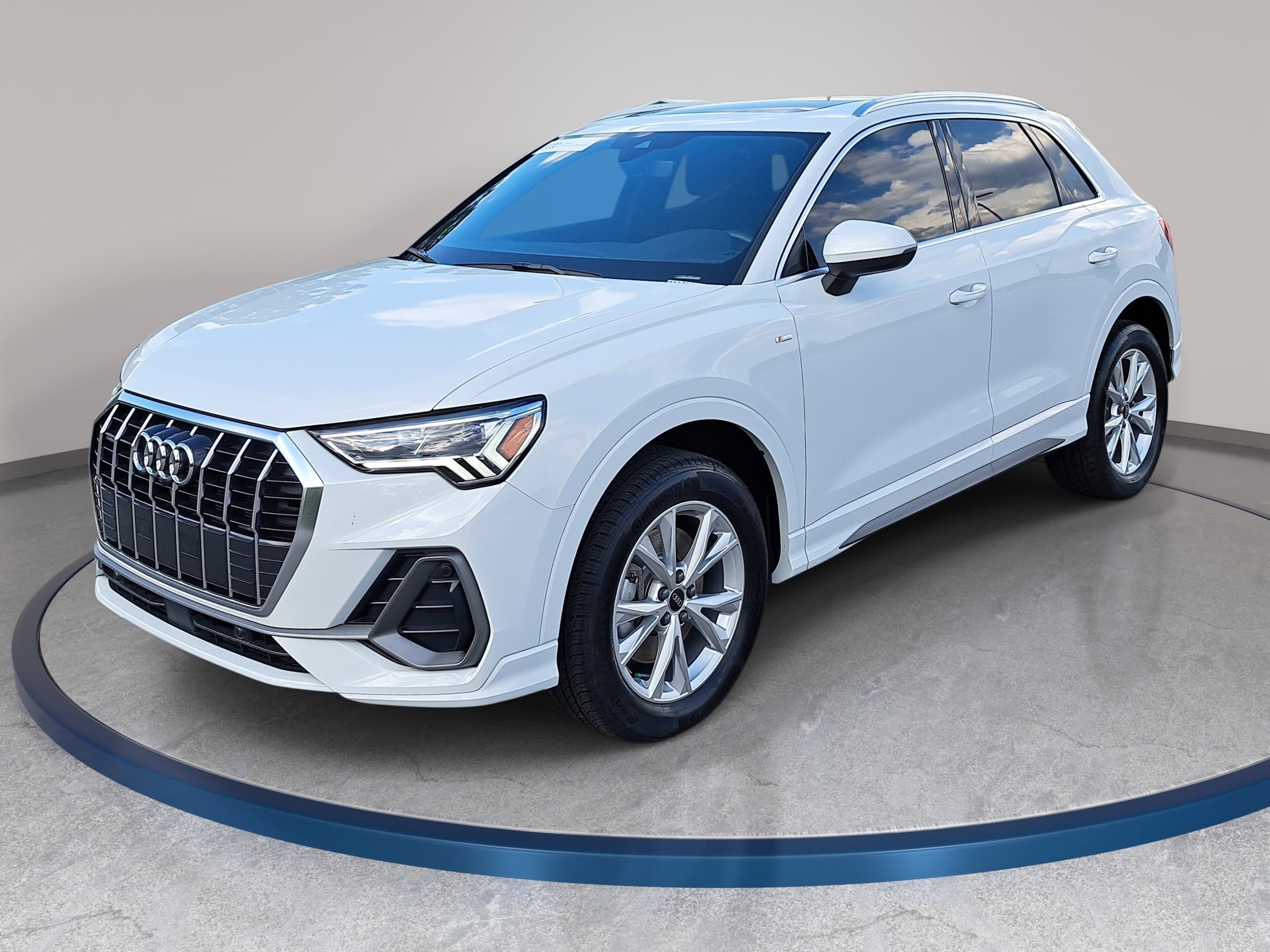 Used 2024 Audi Q3 2.0T Premium Plus w/ Premium Plus Package image 1