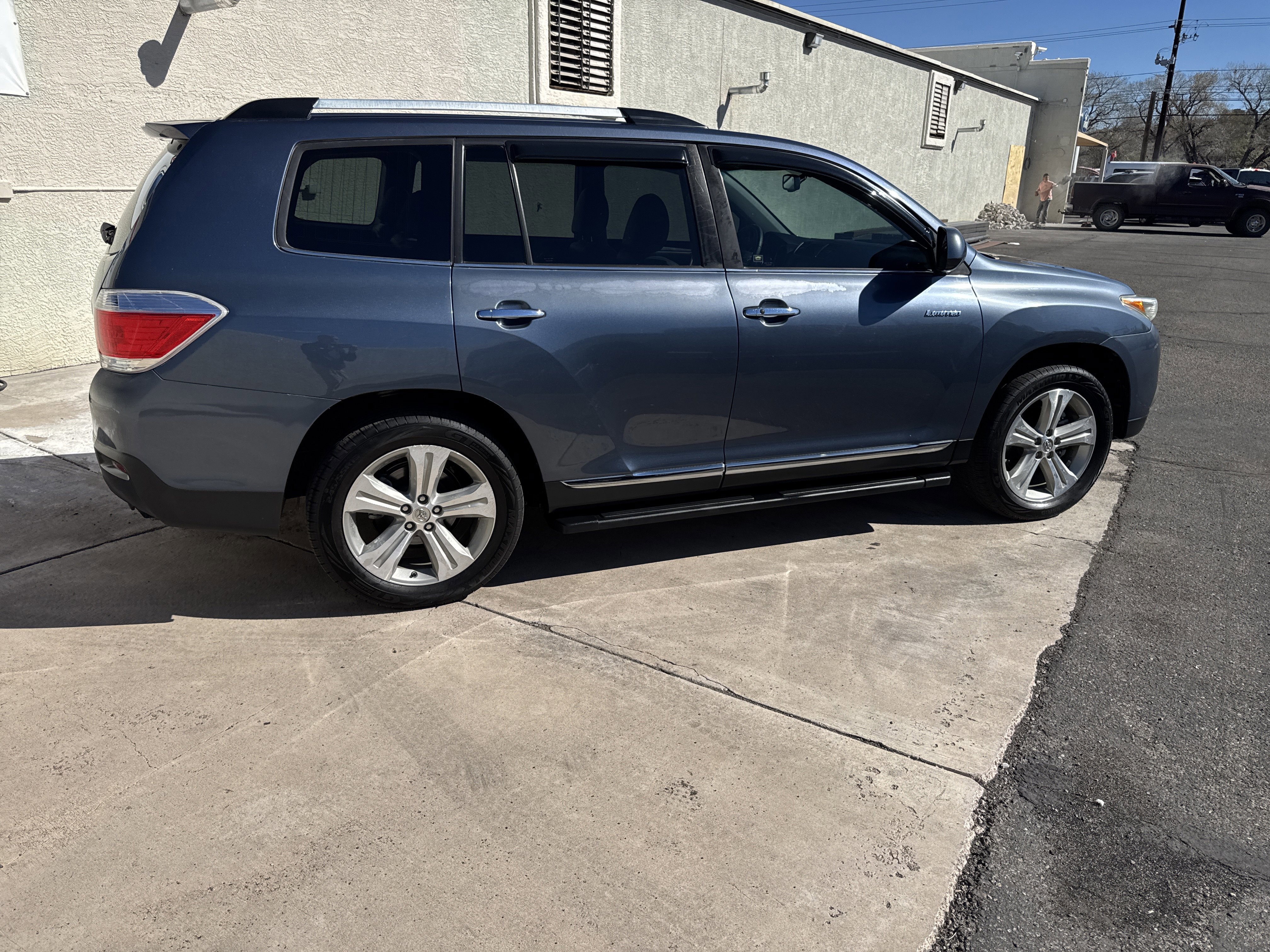 Used 2012 Toyota Highlander Limited image 8