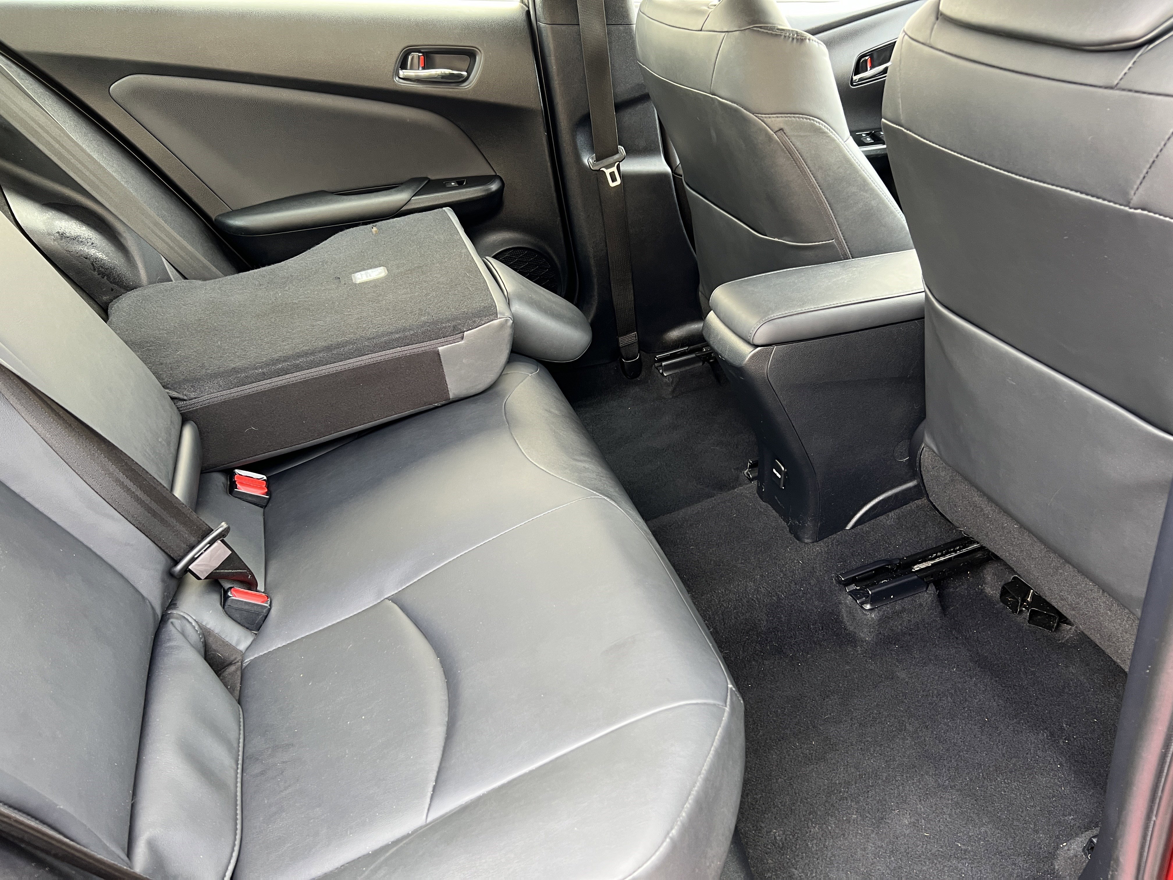 Used 2016 Toyota Prius Four w/ Advanced Technology Package image 22