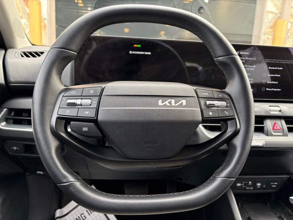 Used 2025 Kia K4 EX image 24