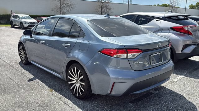 Used 2022 Toyota Corolla LE FWD image 4
