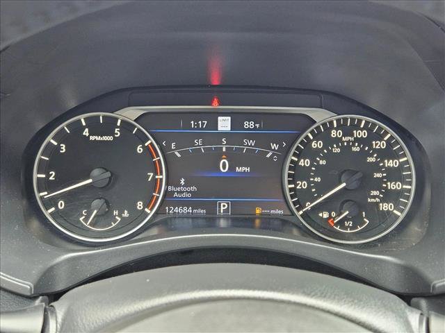 Used 2020 Nissan Altima 2.0 Platinum FWD image 11