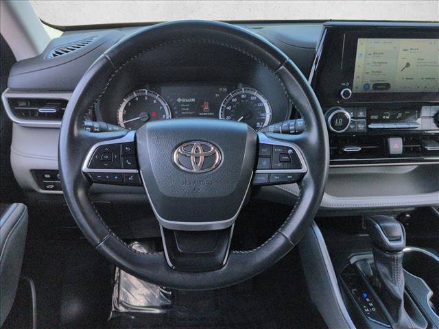 Used 2023 Toyota Highlander LE FWD image 15