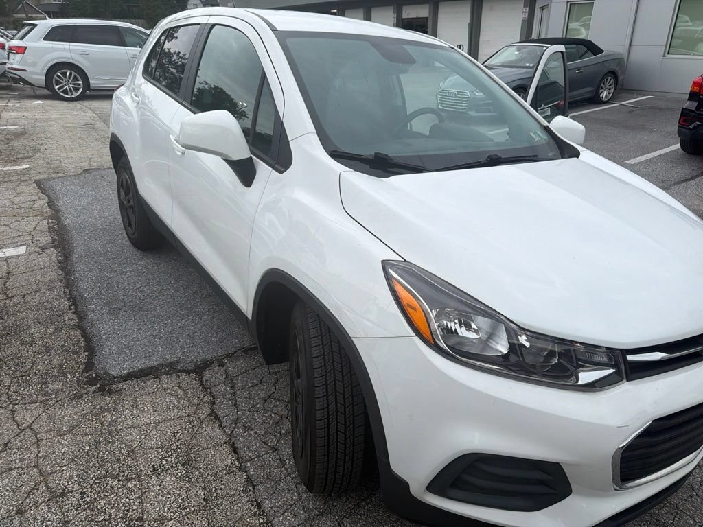 Used 2020 Chevrolet Trax LS w/ Tint and Cruise Package FWD image 4