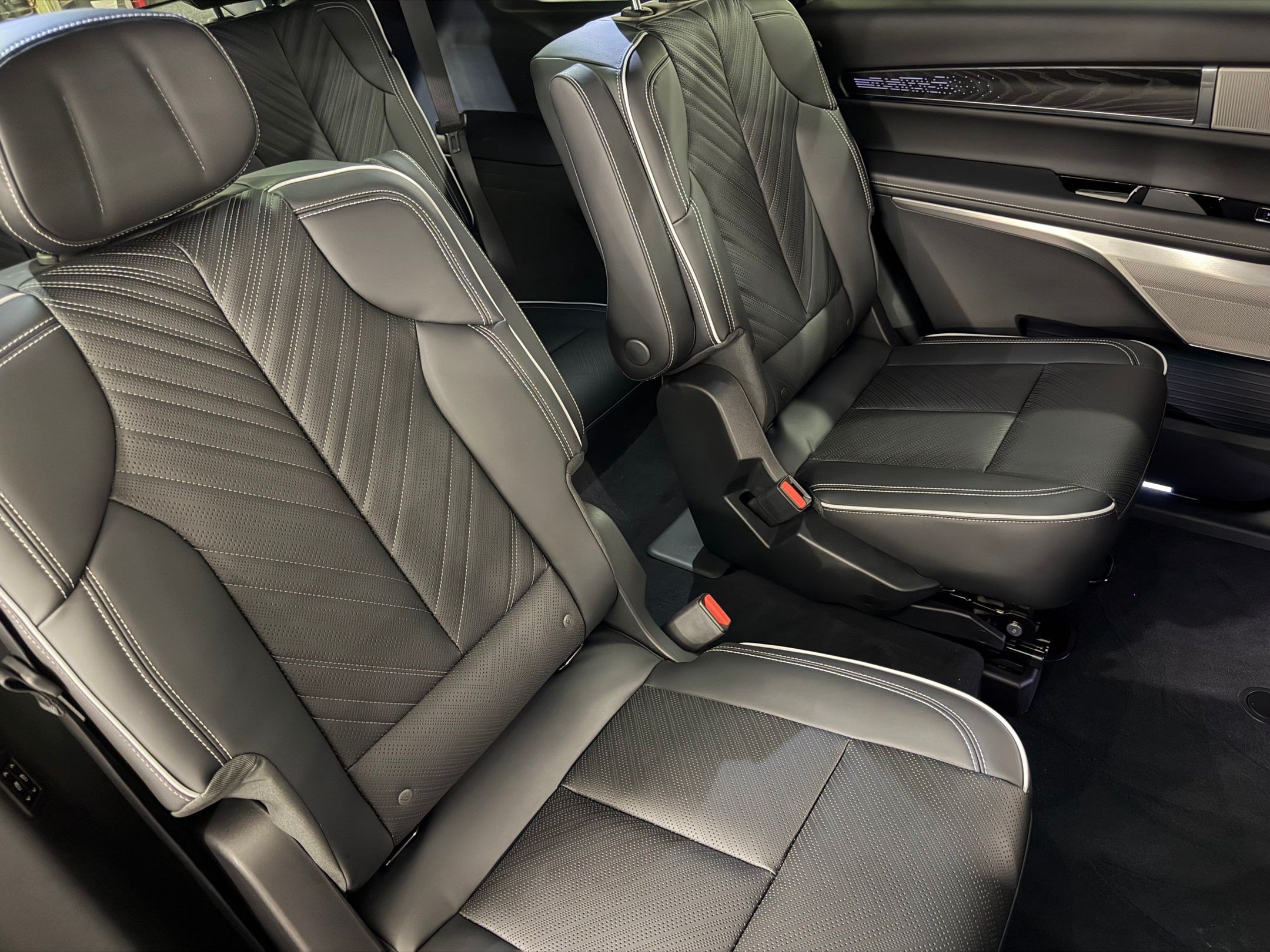 New 2027 Cadillac Vistiq Luxury AWD/4WD image 52