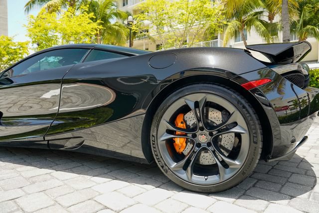 Used 2018 McLaren 720S Performance RWD image 18