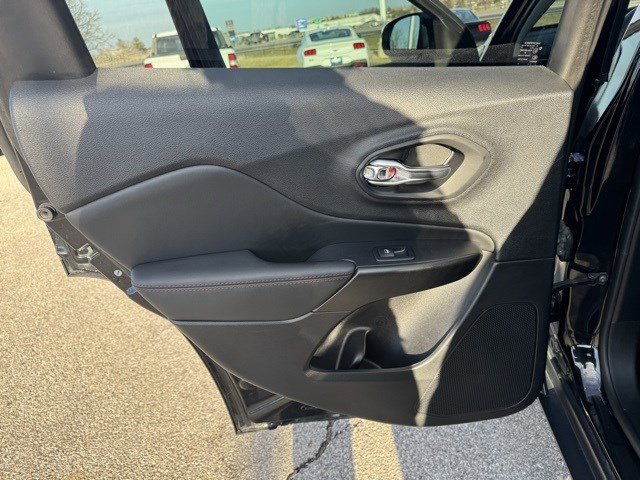 Used 2022 Jeep Cherokee Trailhawk w/ Comfort/Convenience Group image 25