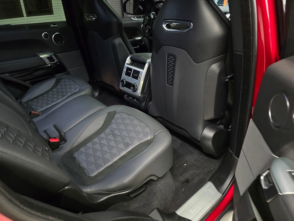 Used 2022 Land Rover Range Rover Sport SVR image 40