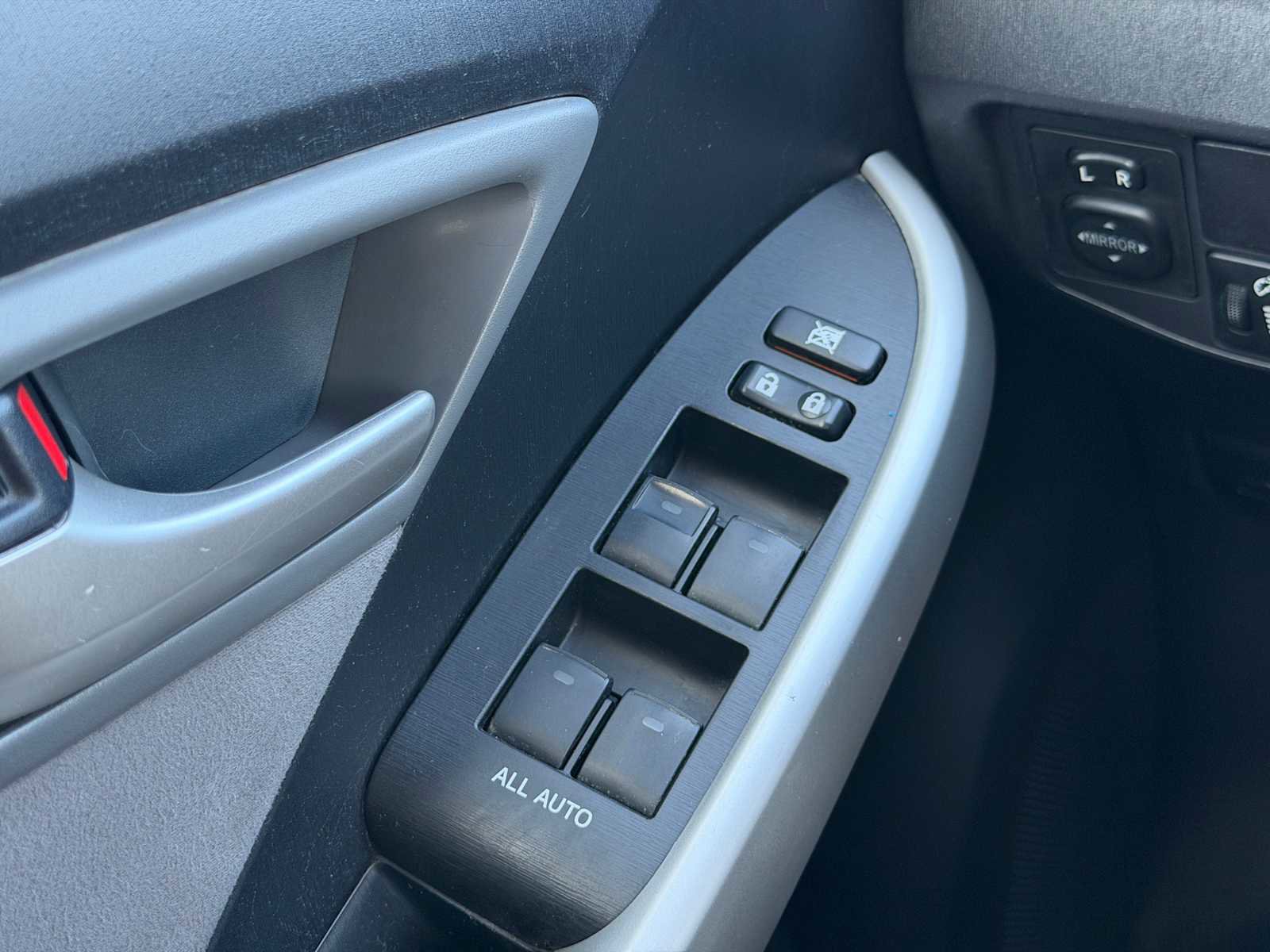 Used 2015 Toyota Prius Two image 4