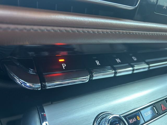 Used 2021 Lincoln Aviator Reserve w/ Class IV Trailer Tow Package image 22