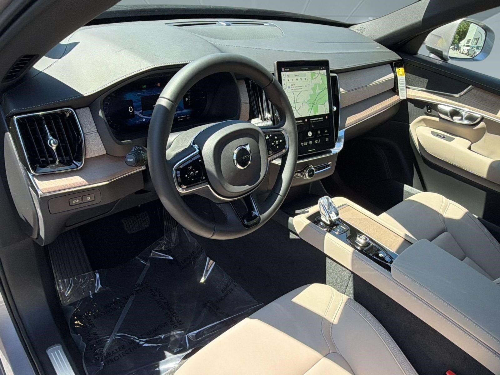New 2026 Volvo XC90 T8 Plus w/ Protection Package Premier AWD/4WD image 4