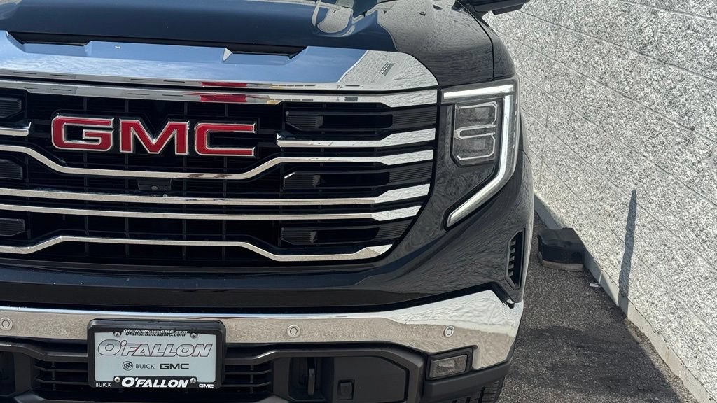 Used 2023 GMC Sierra 1500 SLT w/ SLT Premium Plus Package AWD/4WD image 9