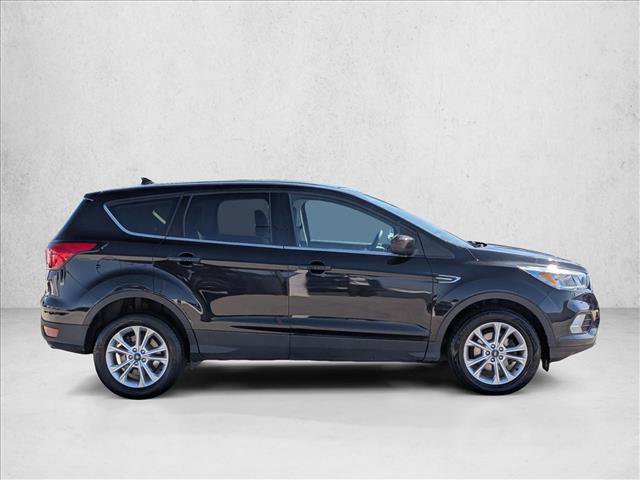 Used 2019 Ford Escape SE FWD image 4