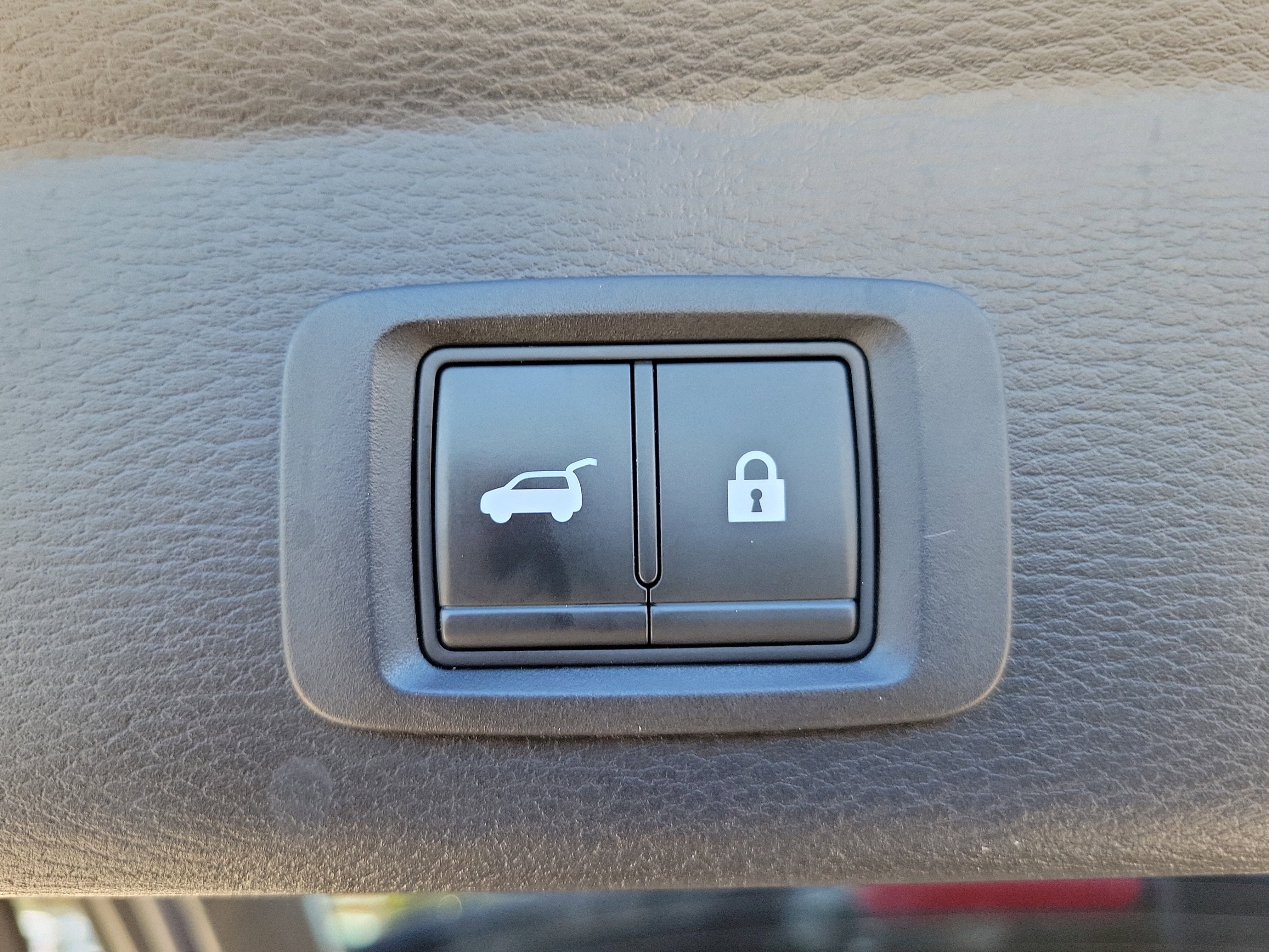 Used 2022 Mitsubishi Outlander SE image 17