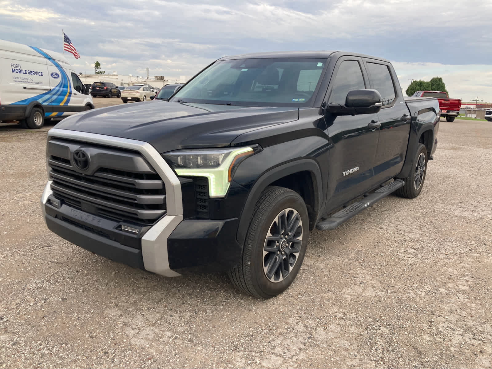 Used 2023 Toyota Tundra Limited AWD/4WD image 3