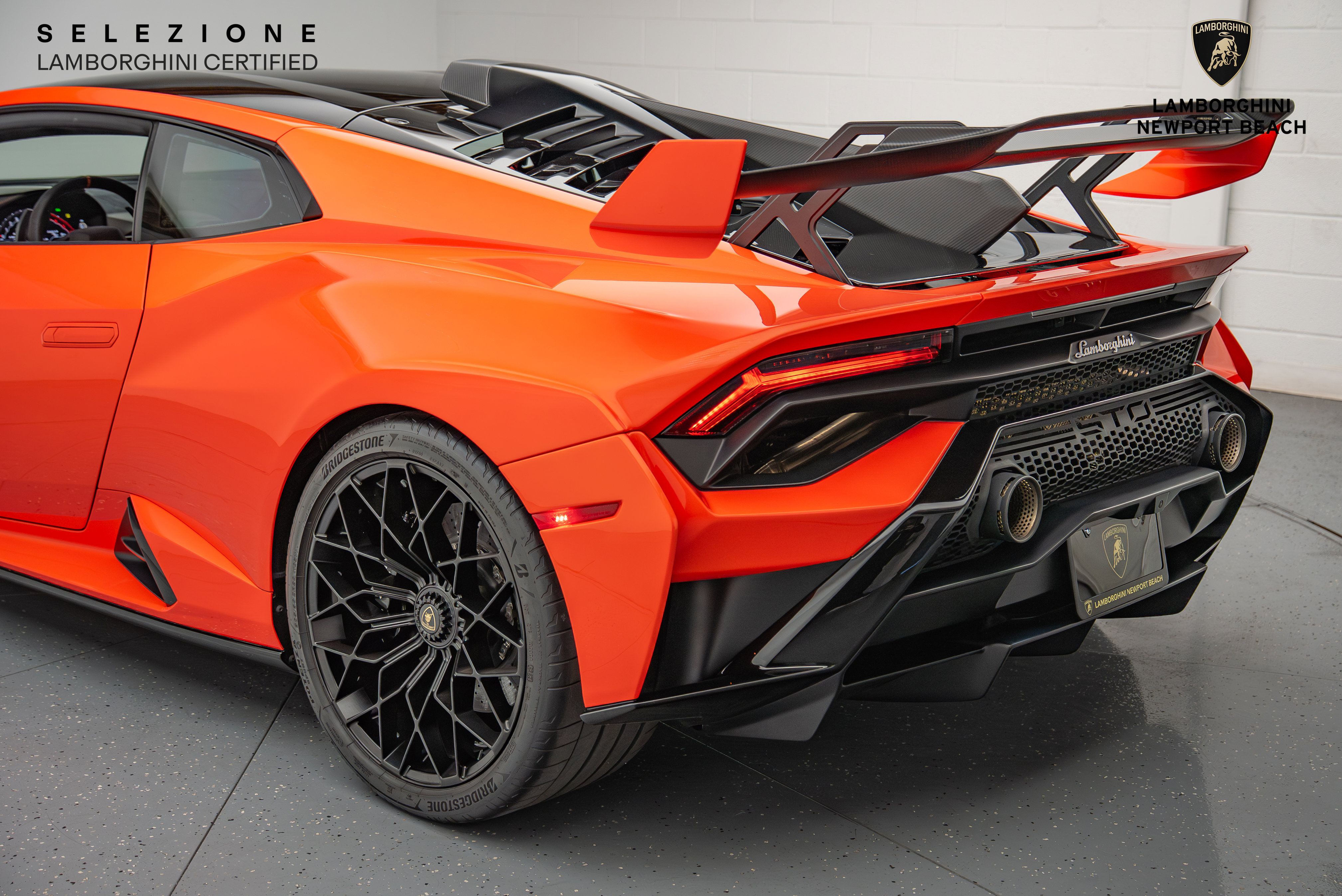 Used 2022 Lamborghini Huracan STO image 16