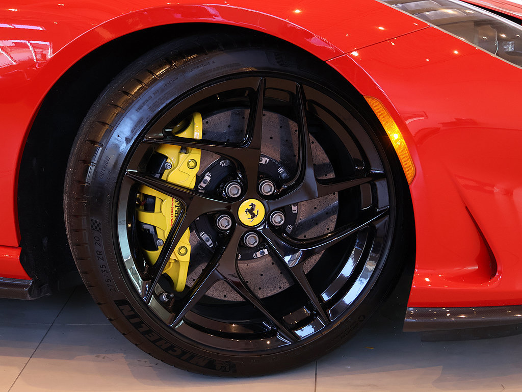 Certified 2018 Ferrari 812 Superfast RWD image 10