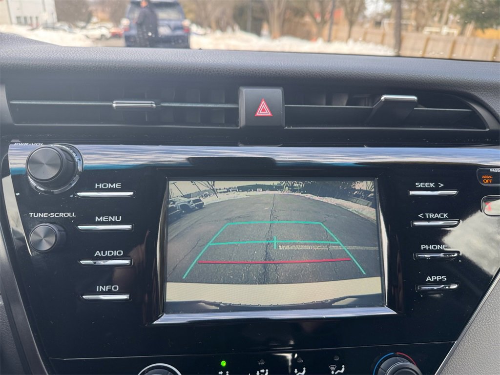 Used 2018 Toyota Camry LE image 20