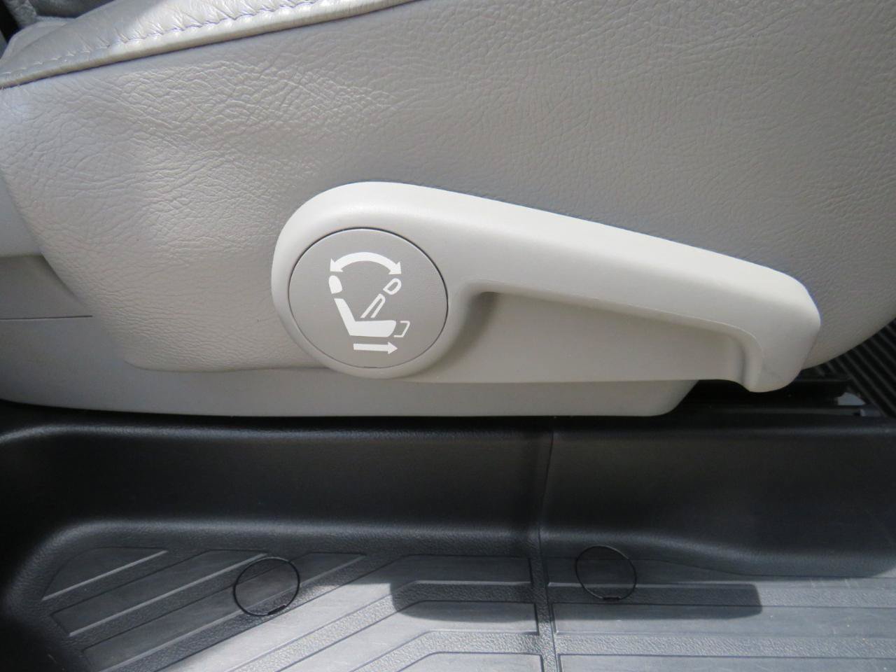 Used 2008 Toyota Sequoia Limited RWD image 28