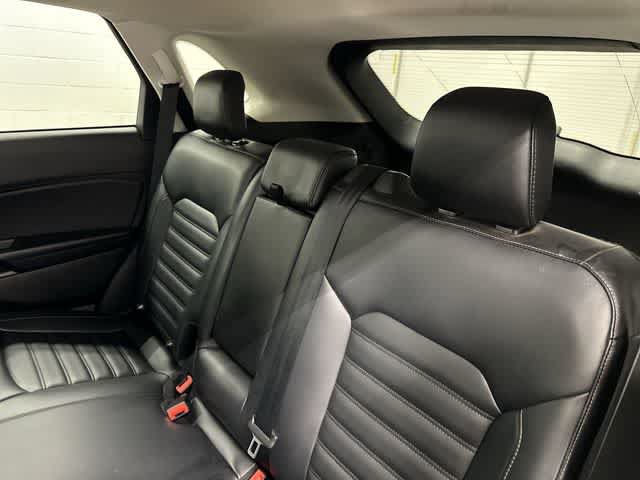 Used 2024 Ford Edge SEL AWD/4WD image 14