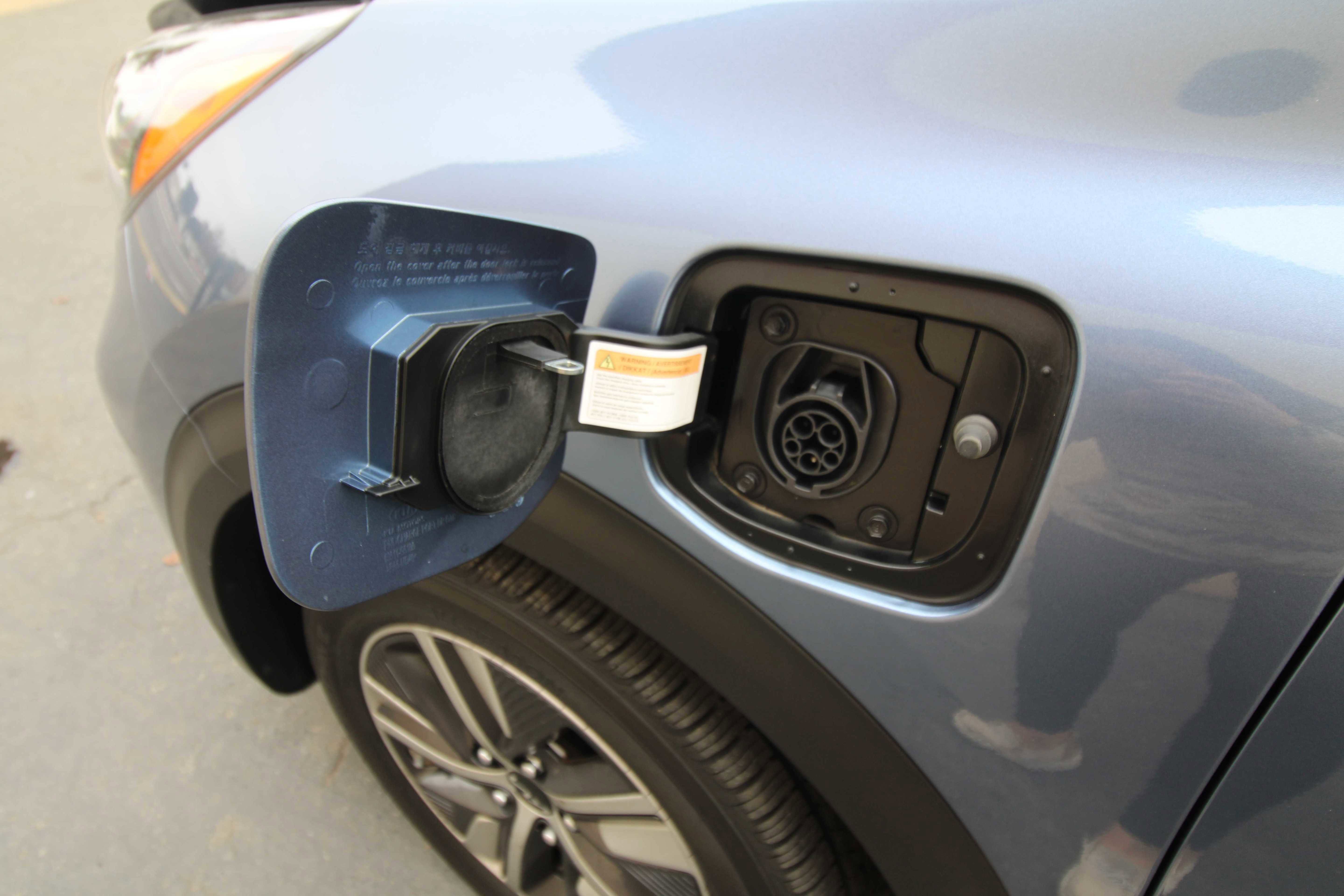 Used 2022 Kia Niro EX Premium image 29