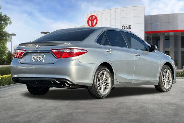 Certified 2017 Toyota Camry SE FWD image 5