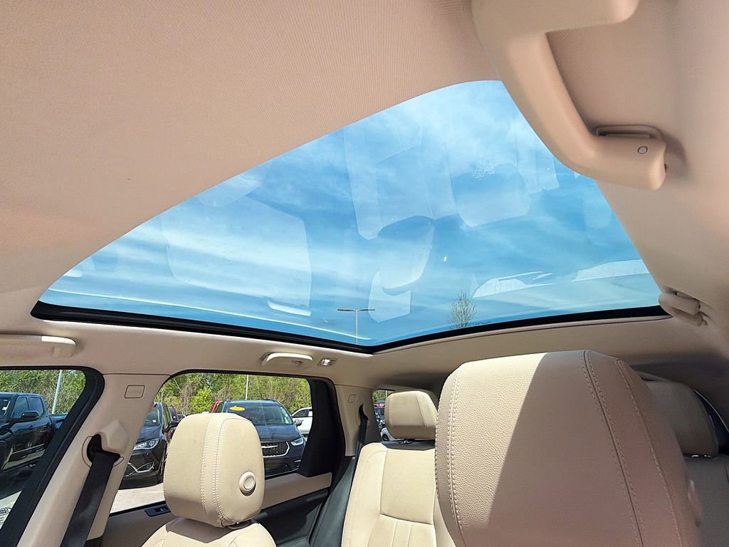 Used 2018 Land Rover Discovery Sport HSE image 26