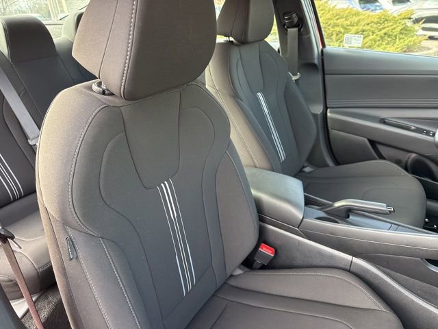 Certified 2025 Hyundai Elantra Sport w/ Cargo Package image 28