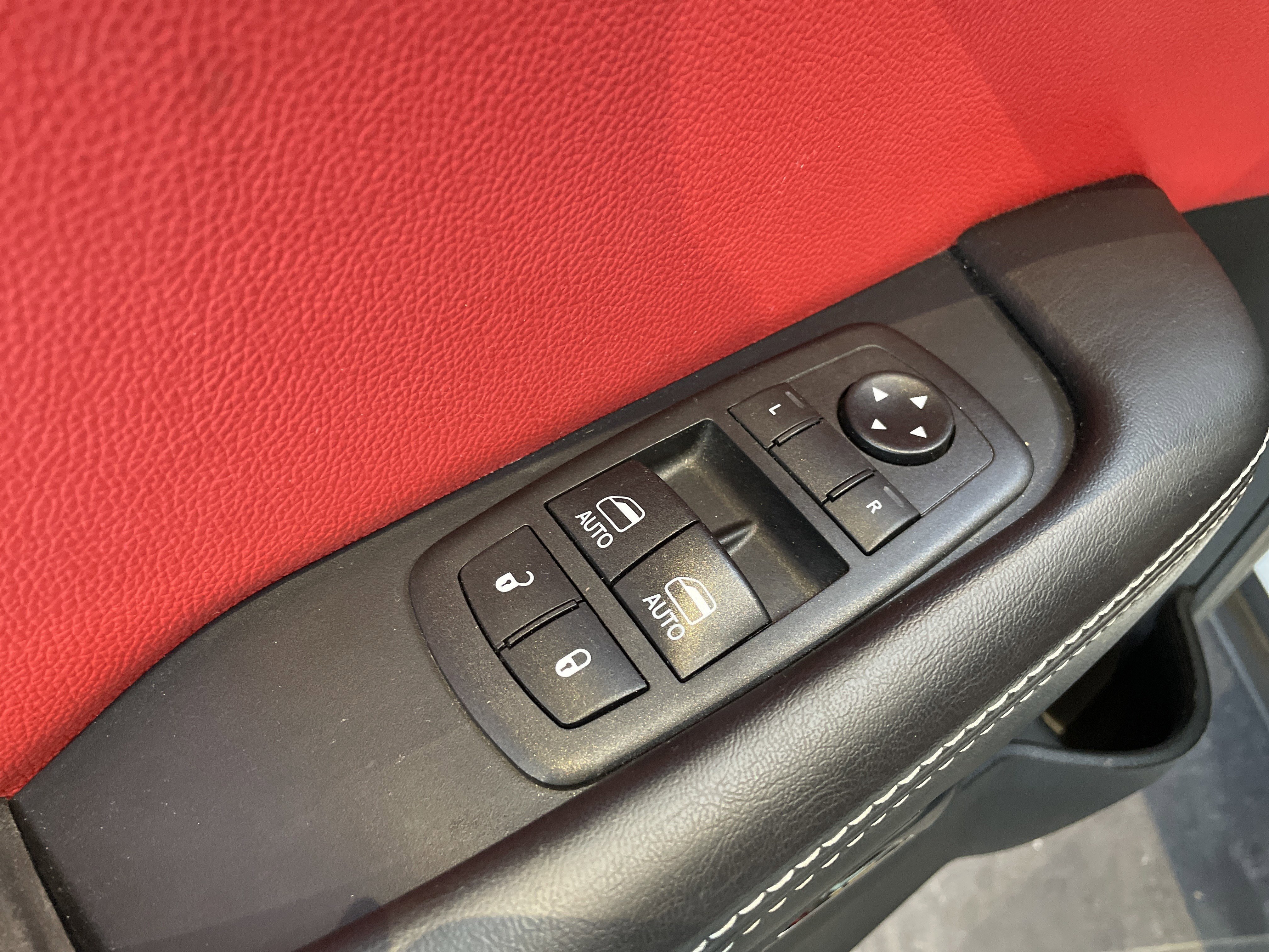 Used 2020 Dodge Challenger SRT Hellcat Redeye image 15