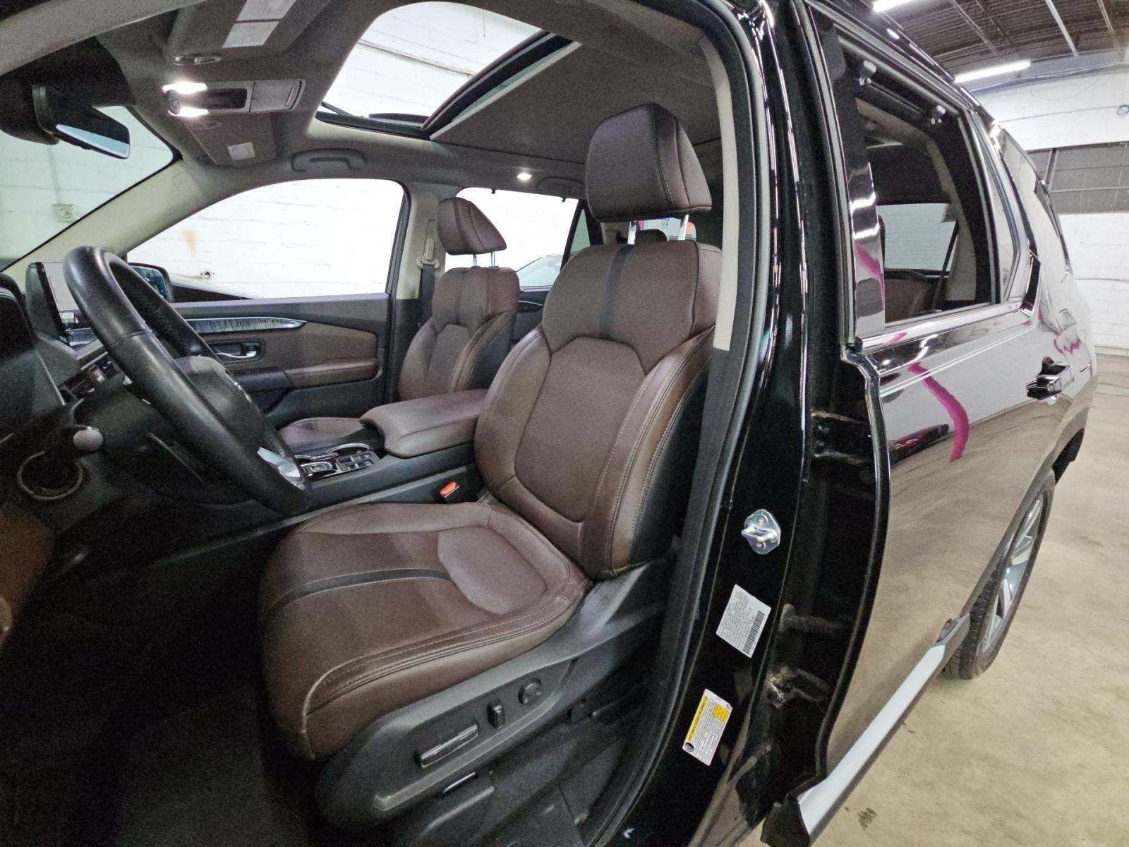 Used 2023 Honda Pilot Elite image 6