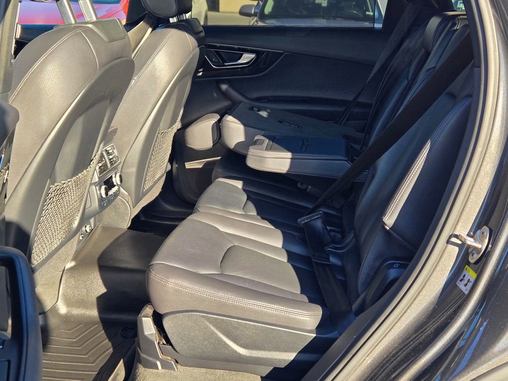 Used 2018 Audi Q7 3.0T Prestige image 27
