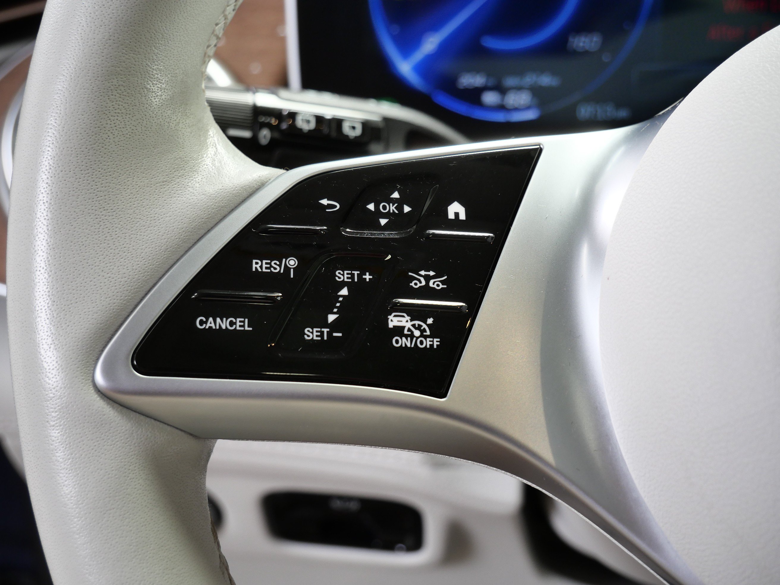 Certified 2023 Mercedes-Benz EQE 350+ 4MATIC SUV image 28