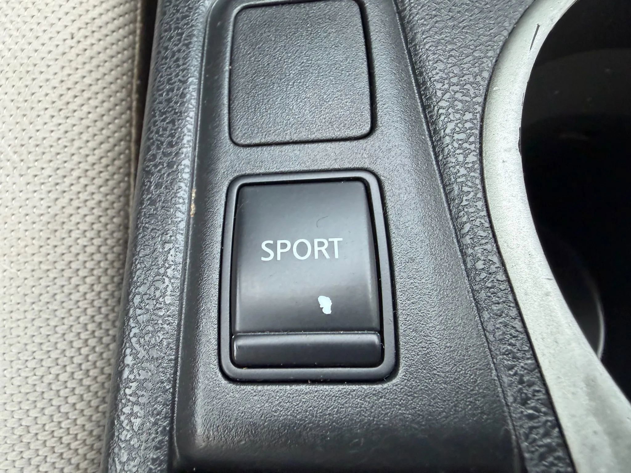 Used 2014 Nissan Rogue S image 14