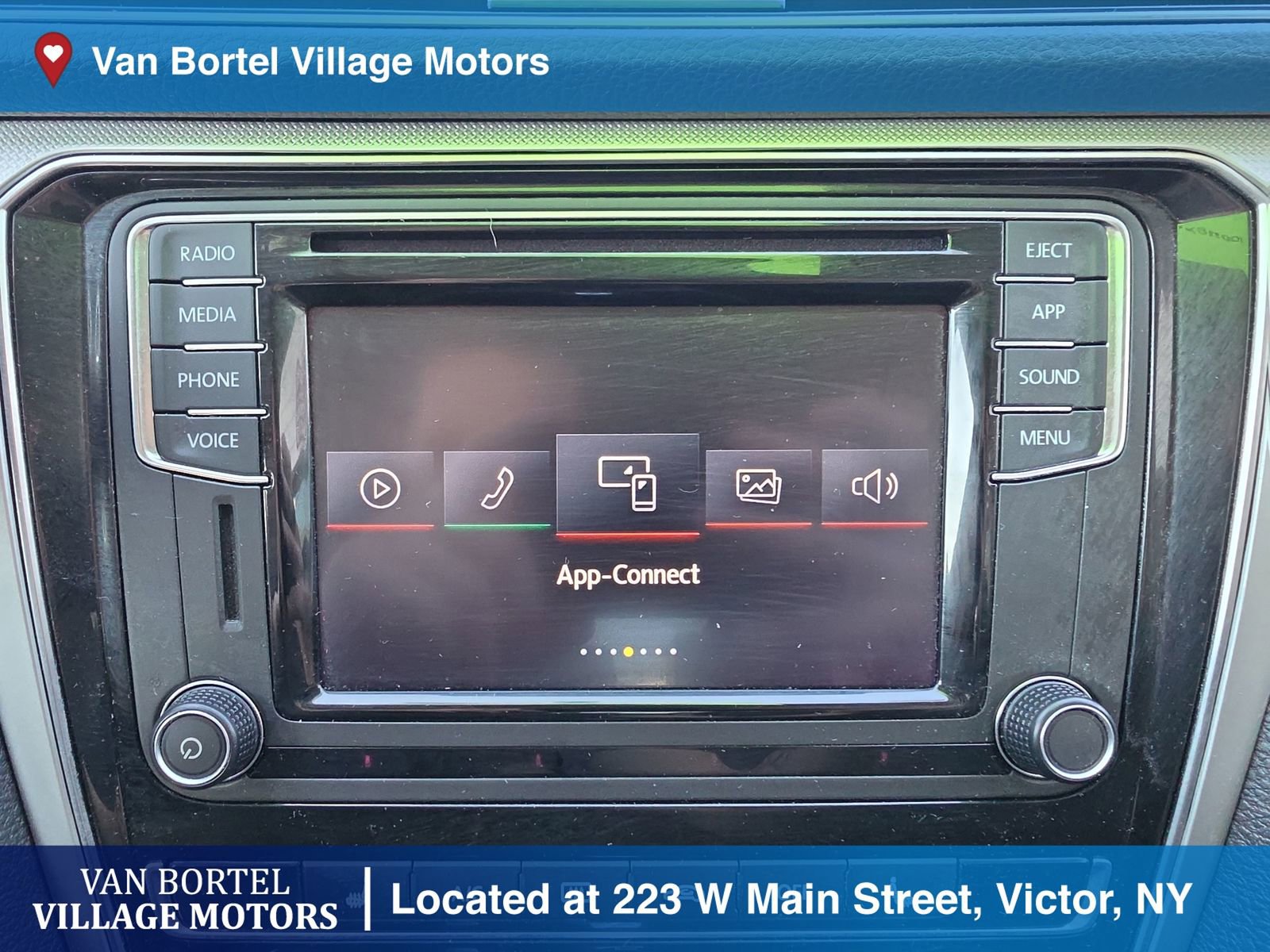 Used 2019 Volkswagen Passat 2.0T Wolfsburg w/ Wheels & Sunroof Package FWD image 19