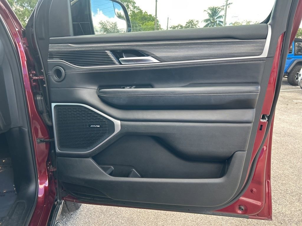 Used 2023 Jeep Wagoneer Series III w/ Preferred Equipment Group image 21