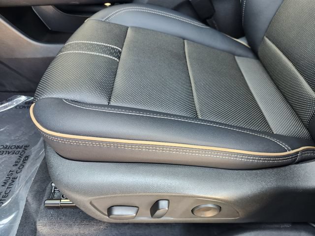 Used 2025 Chevrolet Traverse High Country AWD/4WD image 27
