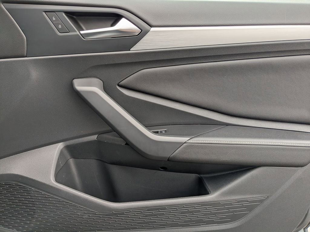 Used 2025 Volkswagen Jetta Sport image 33