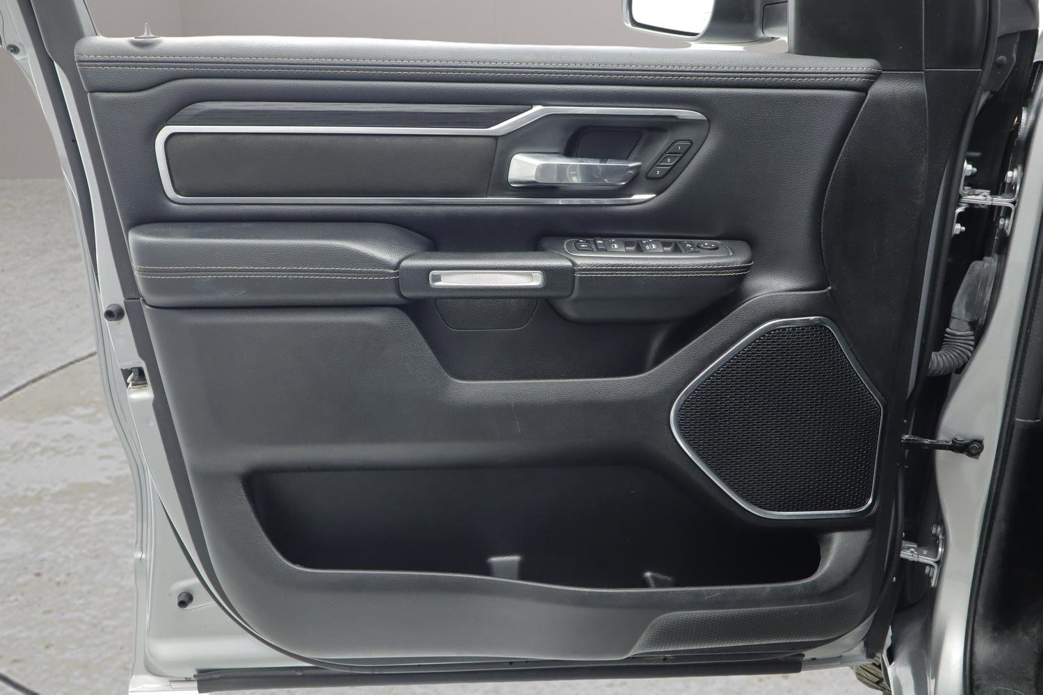 Used 2024 RAM 1500 Laramie image 24